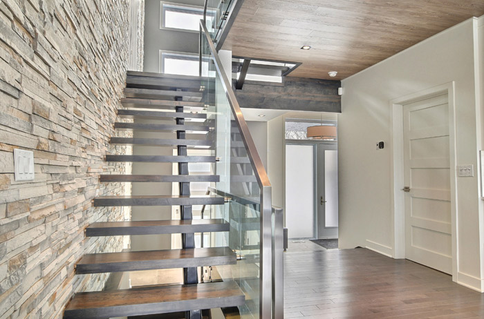Ajouter un étage de maison escalier | Maison neuve et rénovations majeures